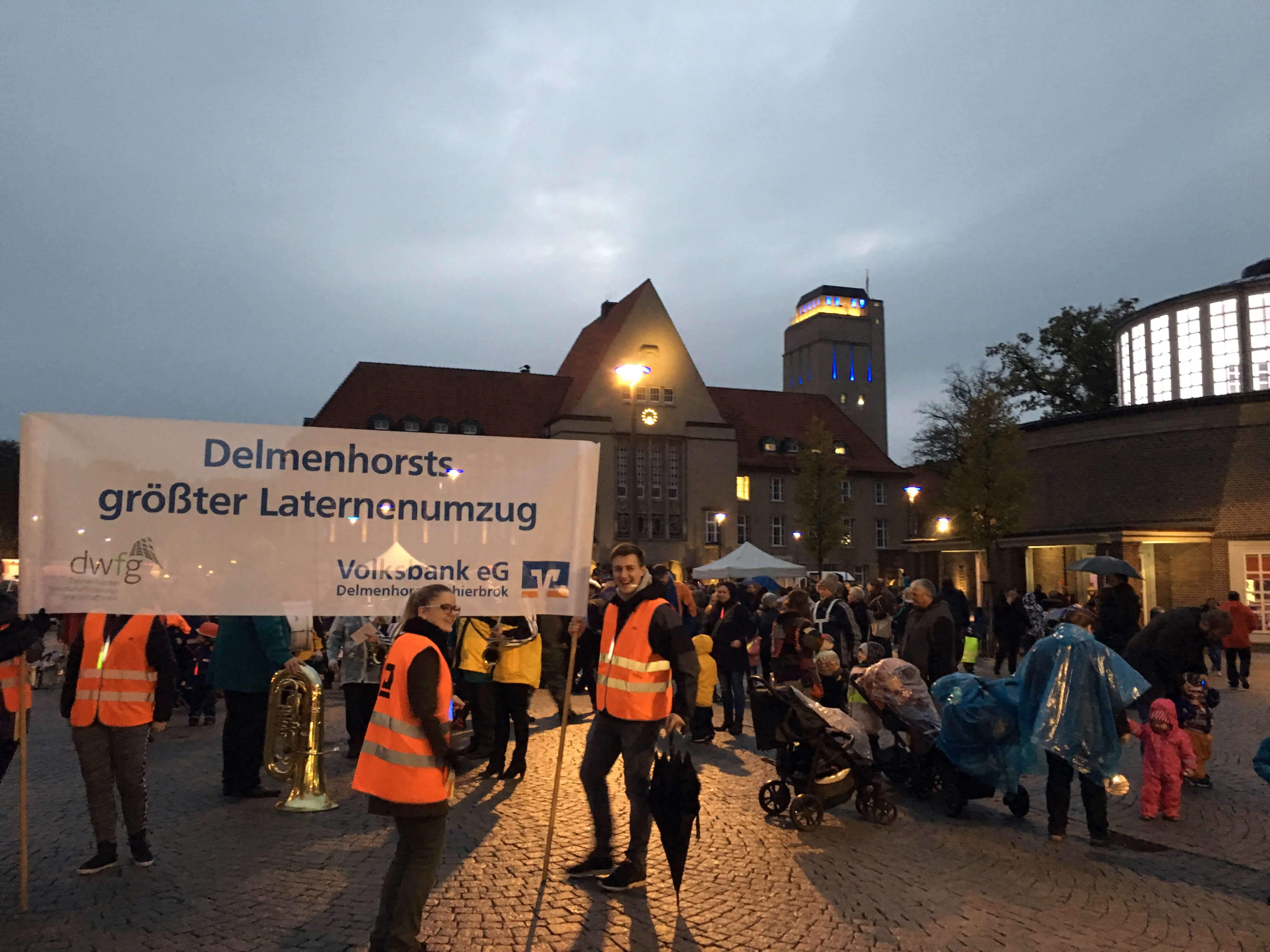 Großer Laternenumzug am 25. Oktober 2019 Volksbank eG OldenburgLand
